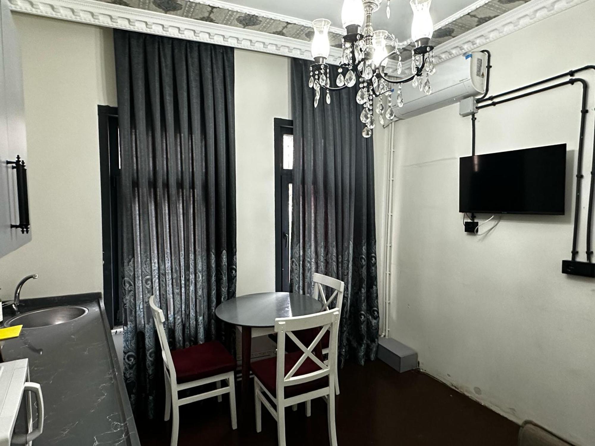 Seven Roses Apart Hotel イスタンブール エクステリア 写真